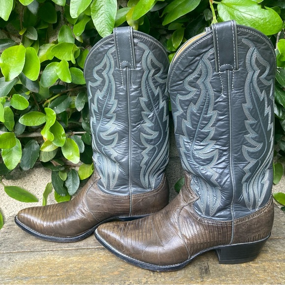 Vintage Leather Cowboy Western Boots - Picture 2 of 15